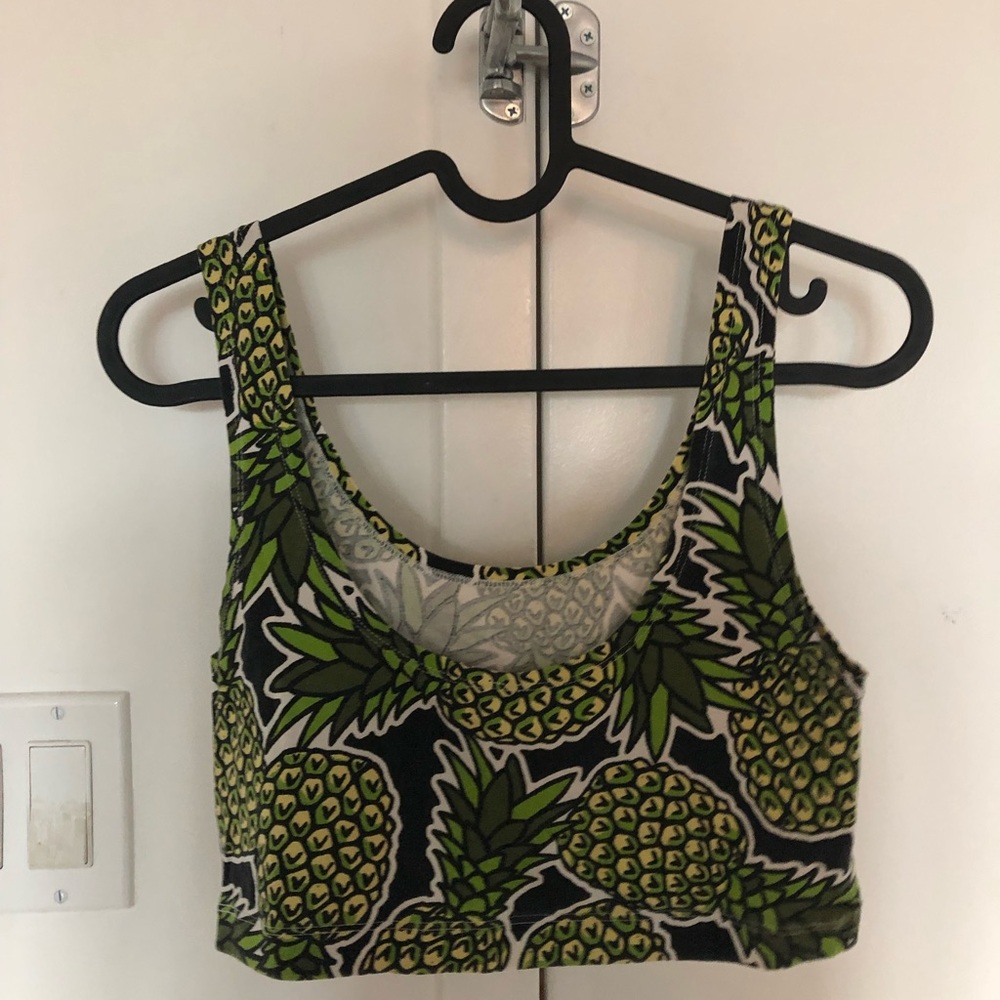 HM Pineapple crop top size medium
